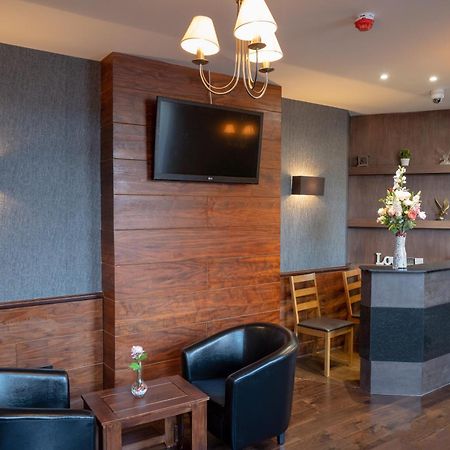 Eagle Hotel Luton Airport Buitenkant foto