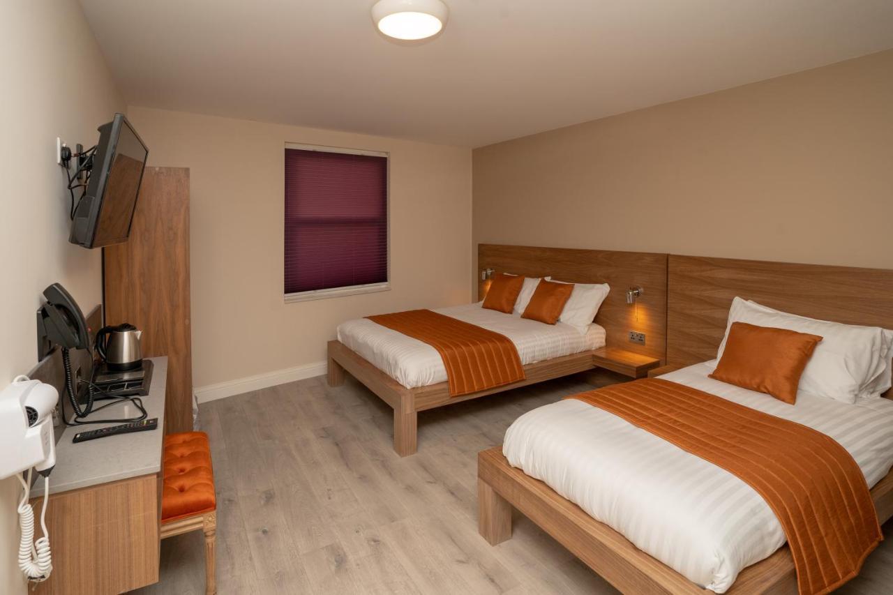 Eagle Hotel Luton Airport Buitenkant foto