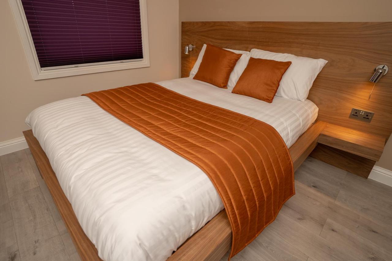 Eagle Hotel Luton Airport Buitenkant foto