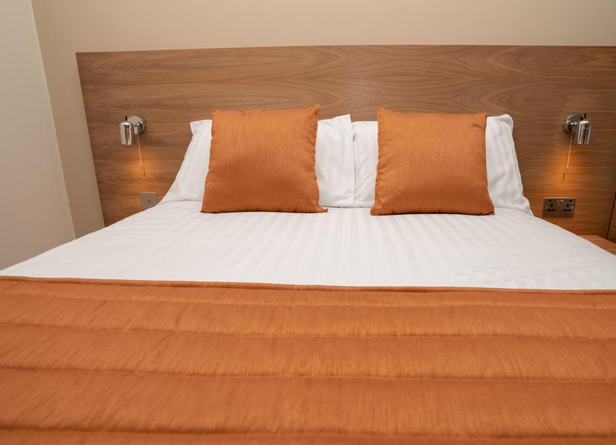 Eagle Hotel Luton Airport Buitenkant foto