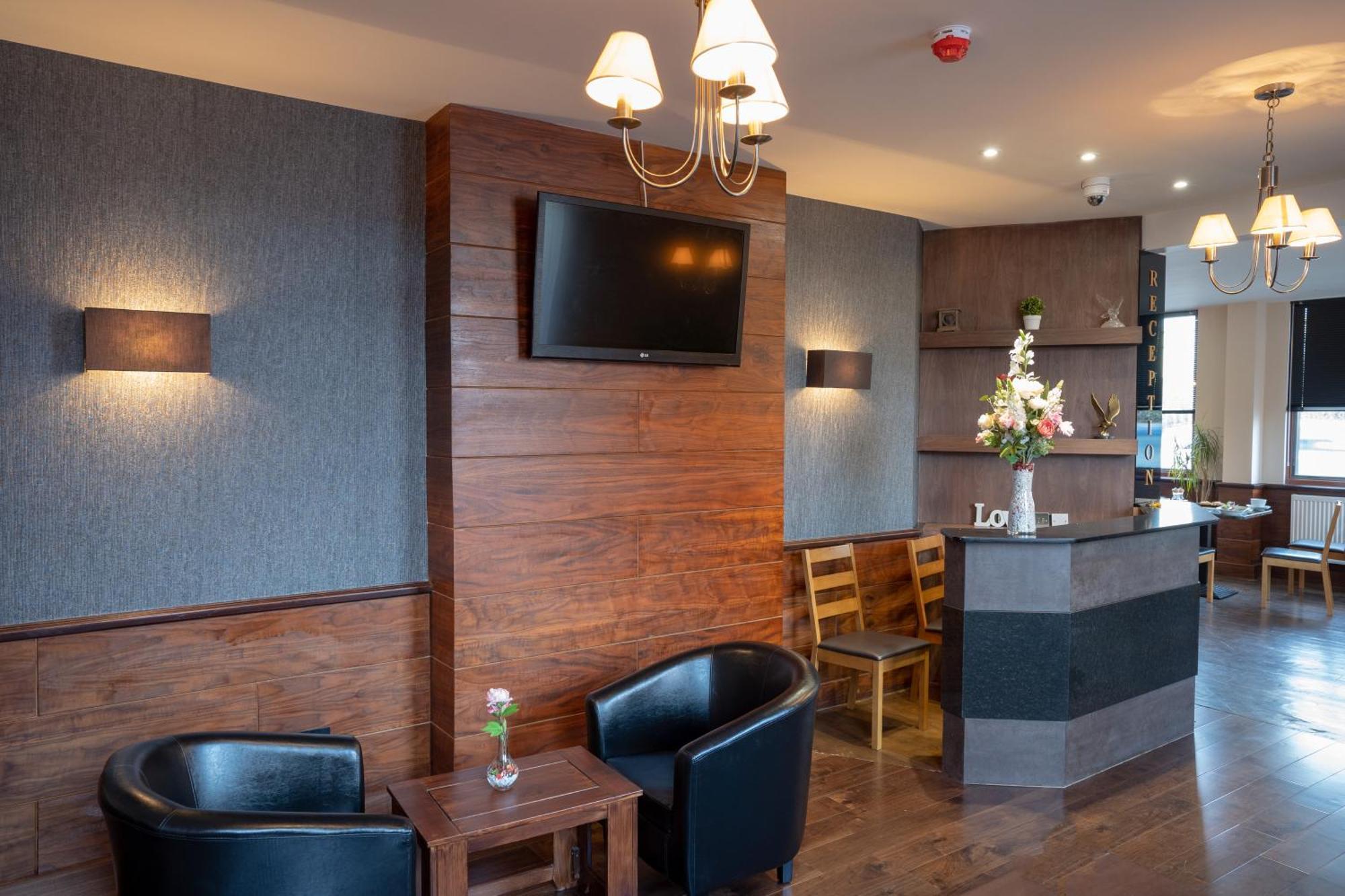 Eagle Hotel Luton Airport Buitenkant foto