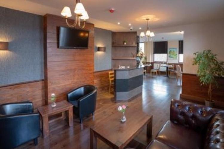 Eagle Hotel Luton Airport Buitenkant foto